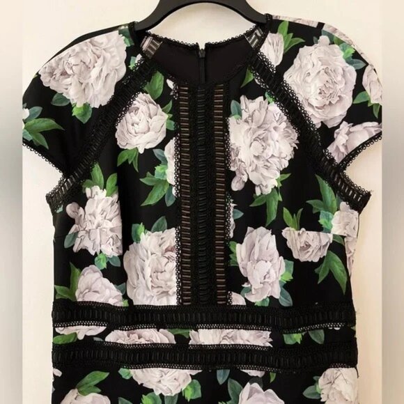 Tadashi Shoji.  Floral Sheeth Dress,  Size 12 - Picture 4 of 4